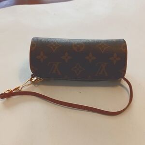 LOUIS VUITTON Pouch